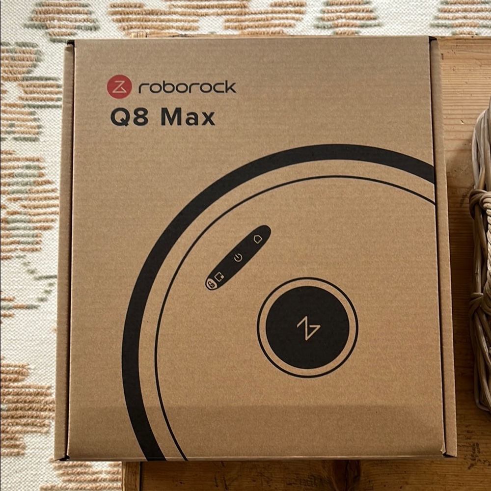 NWT Robotock Q8 Max Robot Vacuum